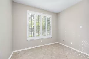 81 N Apple Springs Cir, The Woodlands, TX 77382 - Photo 10