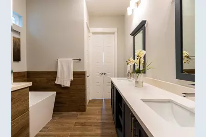 1027 W 24th Street, Houston, TX 77008 - Photo 10