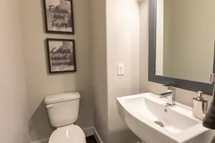 1027 W 24th St, Houston, TX 77008 - Photo 8