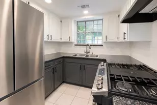 8418 Meadowview Dr, Houston, TX 77037 - Photo 4