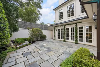 22 Eaton Square, Houston, TX 77027 - Photo 40