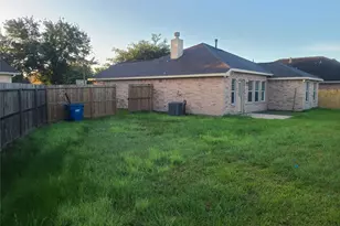 113 Laurel Meadow Ct, La Marque, TX 77568 - Photo 4