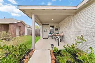 310 Riverwood Village Ln, Sealy, TX 77474 - Photo 2