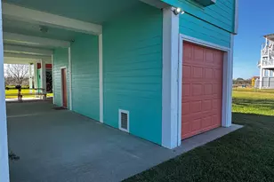 901 Helen Blvd, Crystal Beach, TX 77650 - Photo 26