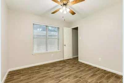 2806 S Peach Hollow Circle, Pearland, TX 77584 - Photo 32