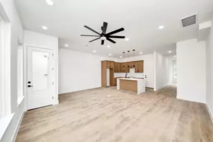 8206 Colonial Ln, Houston, TX 77051 - Photo 14
