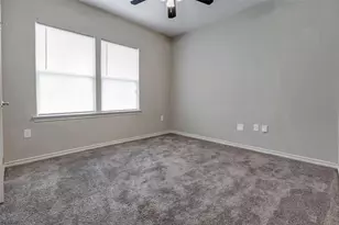 4918 Carmen St, Houston, TX 77033 - Photo 4