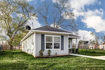 4918 Carmen Street, Houston, TX 77033 - Photo 2