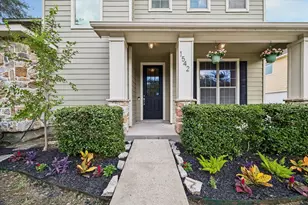 1542 Bevis St, Houston, TX 77008 - Photo 2