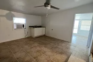 1272 Pecan St, Clute, TX 77531 - Photo 4