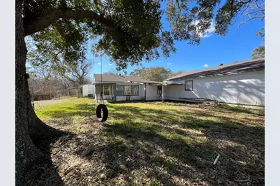 1272 Pecan Street #B, Clute, TX 77531 - Photo 10