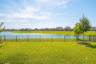 2605 Lago Costa Dr, Texas City, TX 77568 - Photo 2