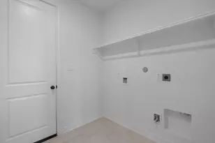 10023 Goliad Dr, Mont Belvieu, TX 77523 - Photo 6