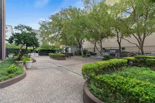 5150 Hidalgo St, Houston, TX 77056 - Photo 8