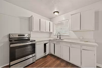 5782 Belcrest Street, Houston, TX 77033 - Photo 10