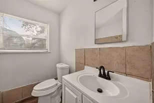 5782 Belcrest St, Houston, TX 77033 - Photo 24