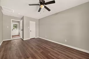 5782 Belcrest St, Houston, TX 77033 - Photo 16