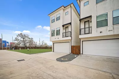 2547 Calumet Street, Houston, TX 77004 - Photo 2