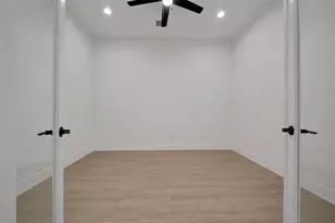 322 Louvenia Ct, Pinehurst, TX 77362 - Photo 12