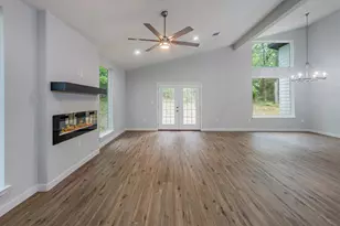 24411 Oakland Hills Dr, Huntsville, TX 77320 - Photo 6