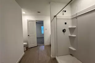 210 Amy St, Angleton, TX 77515 - Photo 10