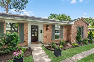 10627 Burgoyne Rd, Houston, TX 77042 - Photo 12