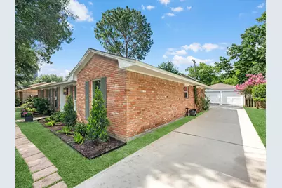 10627 Burgoyne Road, Houston, TX 77042 - Photo 4