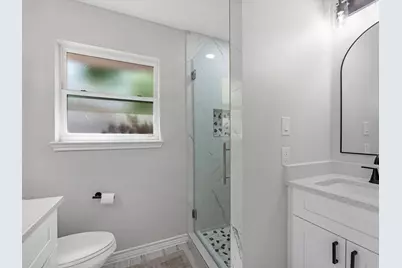 10627 Burgoyne Road, Houston, TX 77042 - Photo 32