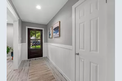 10627 Burgoyne Road, Houston, TX 77042 - Photo 14