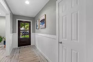 10627 Burgoyne Rd, Houston, TX 77042 - Photo 14