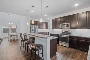 4715 Painted Bunting Ln, Baytown, TX 77521 - Photo 2