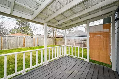 314 W Hart Avenue, Pasadena, TX 77506 - Photo 4