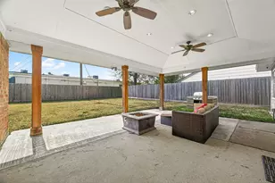 13719 Bonaventure Dr, Houston, TX 77065 - Photo 32