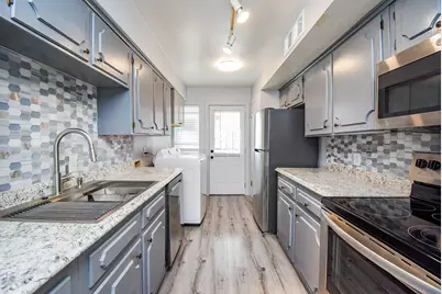 5202 Arboles Drive #3, Houston, TX 77035 - Photo 10