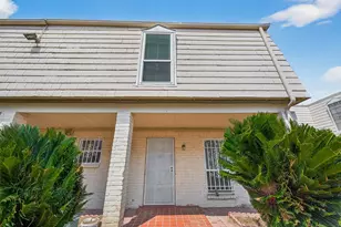 6201 Ranchester Dr, Houston, TX 77036 - Photo 2