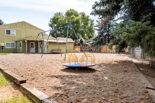 319 SW G St, Other, OR 97741 - Photo 4