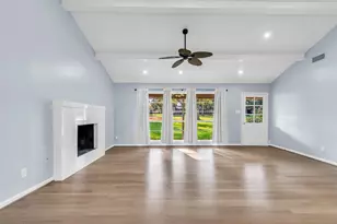 254 Point Clear Dr, Conroe, TX 77304 - Photo 4