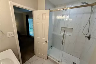 2303 Bron Holly Dr, Houston, TX 77018 - Photo 16