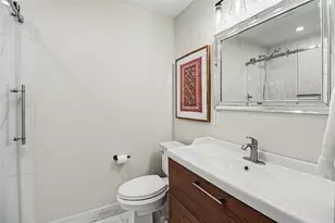 2303 Bron Holly Dr, Houston, TX 77018 - Photo 16