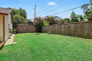 2303 Bron Holly Dr, Houston, TX 77018 - Photo 26
