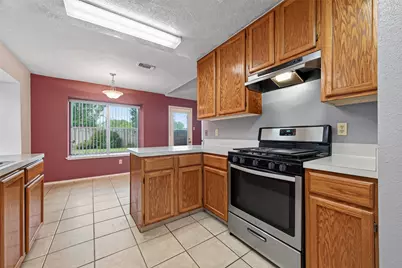 7522 Flair Oaks Drive, Houston, TX 77040 - Photo 10