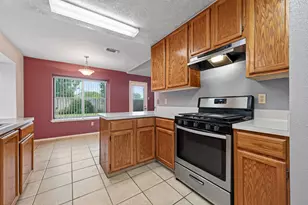 7522 Flair Oaks Dr, Houston, TX 77040 - Photo 10
