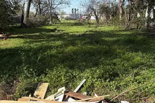 505 E Elgie St, Beaumont, TX 77705 - Photo 1