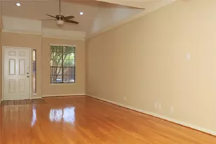 107 Manor Pl, Lake Jackson, TX 77566 - Photo 4