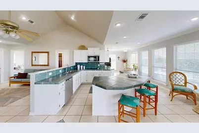 970 Gulfview Drive, Port Bolivar, TX 77650 - Photo 6