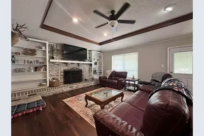 185 Brookhollow Street, Vidor, TX 77662 - Photo 2