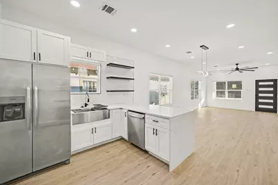 2017 Common Street, Houston, TX 77009 - Photo 6