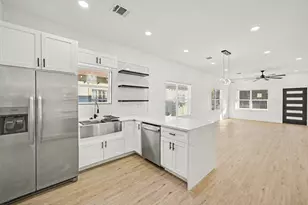 2017 Common St, Houston, TX 77009 - Photo 6