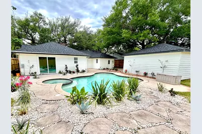 2511 Briarpark Drive, Houston, TX 77042 - Photo 44