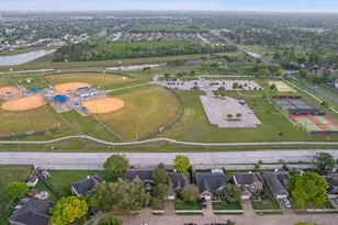 4805 Chrissie Dr, Pearland, TX 77584 - Photo 8